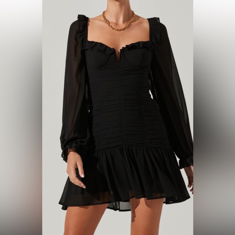 ASTR THE LABEL CARMELLA
SWEETHEART RUCHED LONG SLEEVE
MINI DRESS SMALL - Picture 2 of 11